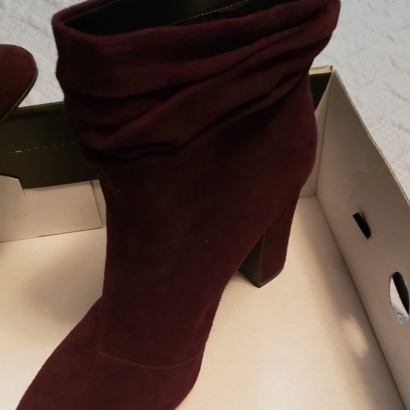 Brand New DKNY SUEDE BOOTIES size 8 - Picture 8 of 9